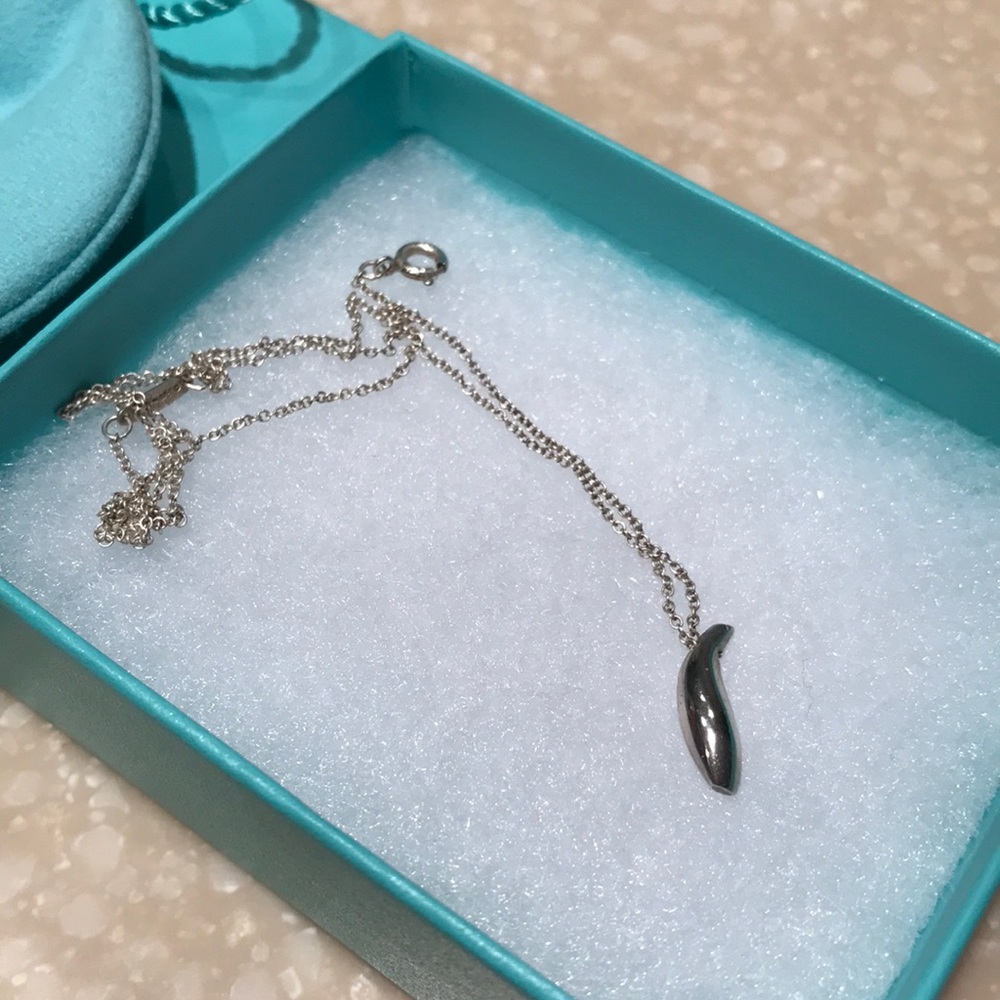Tiffany & Co necklace with pendant 16 in chain